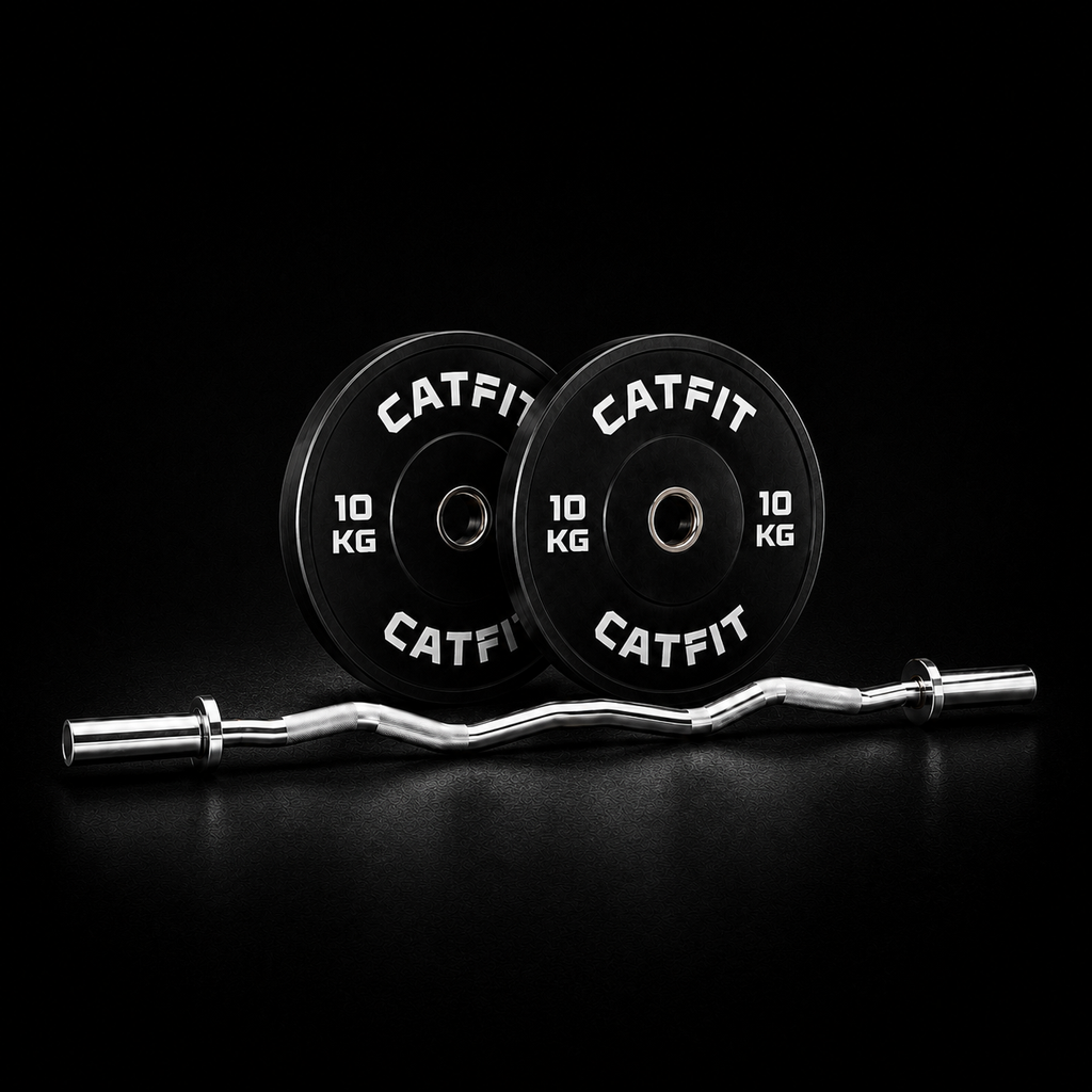 Pack CATFIT con barra Z olímpica de acero cromado y dos discos olímpicos de 10 kg sobre fondo negro, ideal para entrenamiento de fuerza.